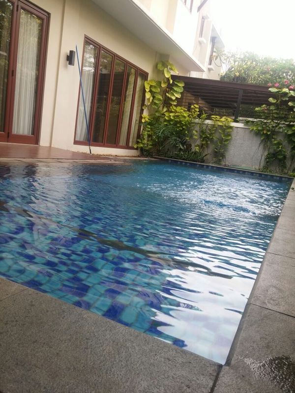 Kolam renang privat Unit C